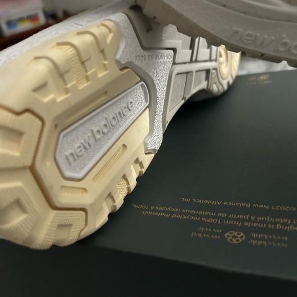 New Balance 650 - Picture 3 of 4